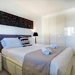 Apartman Mediterraneo Seaview By Hello Homes *
