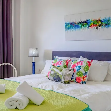 Apartment Mediterraneo Seaview By Hello Homes